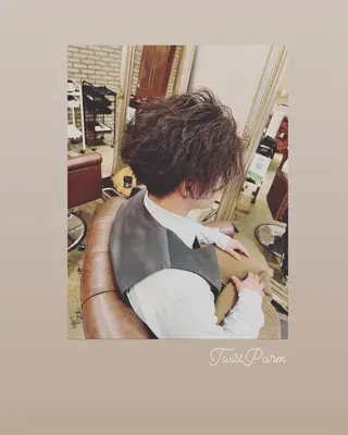 ショート パーマ メンズ ハイライト/インナー /ブリーチ/レイヤーのヘアスタイル