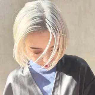 ショート カラー センターパート/ 暖色カラーayuのヘアスタイル