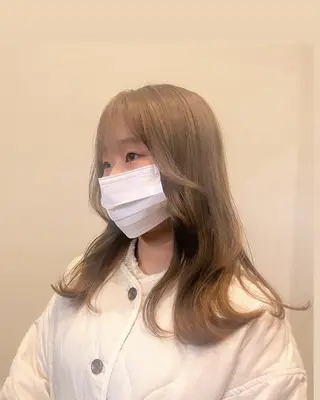 セミロング カラー 林 優花のヘアスタイル