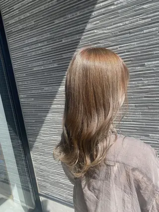 セミロング カラー 透明感カラー 天羅のヘアスタイル