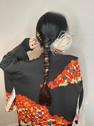 ロング カラー パーマ ヘアアレンジ アイブロウ 推し活専用 【派手髪】飯野ゆかりのヘアスタイル