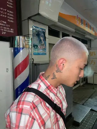 カラー メンズ ヒロ銀座バーバーショップ新宿店所属・ITO TOMのヘアスタイル