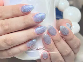 ミディアム R NAILSALONのネイルデザイン