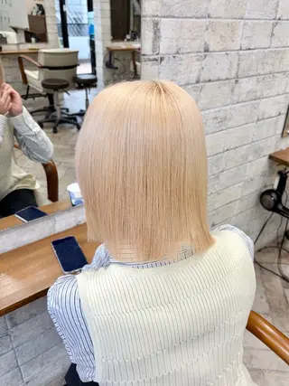 ミディアム 柔らかいハイトーン/ kizunaのヘアスタイル