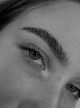 アイブロウ be_beauty studio所属・渡辺 芹奈のマツエク・マツパデザイン