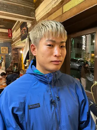 ショート カラー メンズ 里見 颯太のヘアスタイル