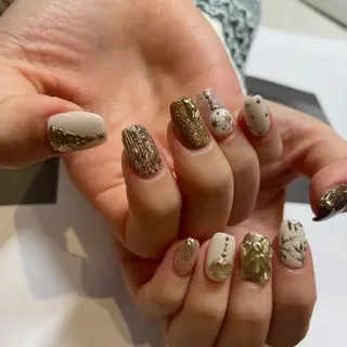 ネイル anyora nail salon所属・大人ワンホン キラキラ／Ayanoのネイルデザイン