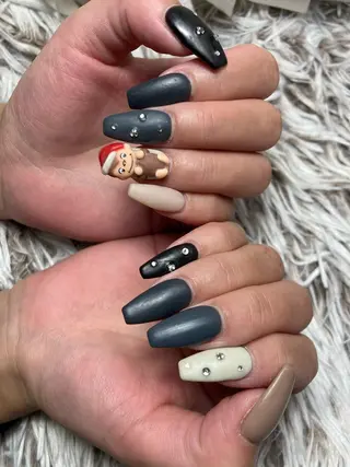 セミロング ネイル ✴︎ Delightのネイルデザイン