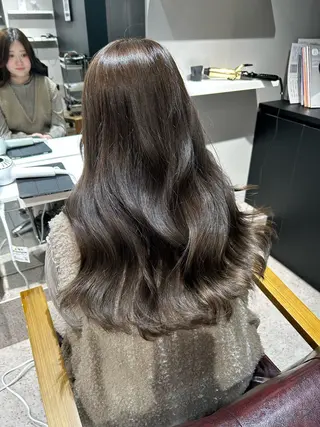 ロング BONIA by HEADLIGHT 大阪梅田店【ボニア バイ ヘッドライト】所属・綾/似合わせcut うめだの隠れ家サロンのヘアスタイル