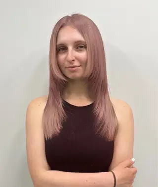 ミディアム カラー corazon所属・Minami Yuiのヘアスタイル