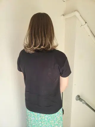 ミディアム 🇰🇷透明感×ハイ トーン🌟tomoのヘアスタイル