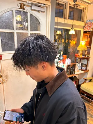 ショート パーマ メンズ 清水千優/パーマ/透 明感カラー/メンズのヘアスタイル