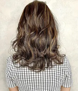 セミロング カラー 艶カラー YOSHIMURAのヘアスタイル