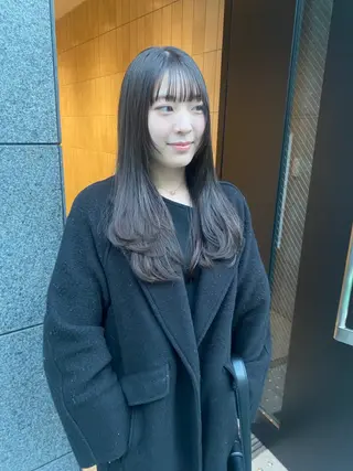 ロング カラー 室谷 侑奈のヘアスタイル