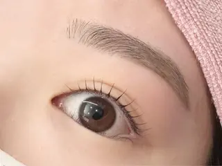 マツエク・マツパ 富口 桂の眉毛・アイブロウイメージ