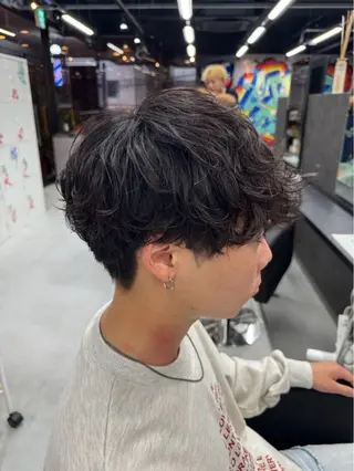 メンズ メンズパーマ 毛流れ/シャドウのヘアスタイル
