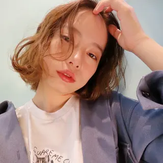 ショート カラー パーマ 岡野 静華のヘアスタイル