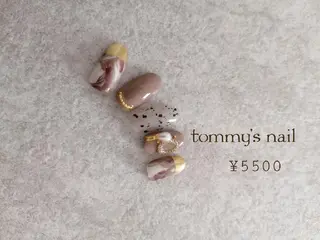 ネイル tommy's nail所属・福岡/若よもぎ蒸し 全身美容が叶うサロンのネイルデザイン