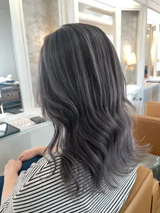 セミロング ブリーチ毛矯正.髪質 改善.髪にドラマをのヘアスタイル