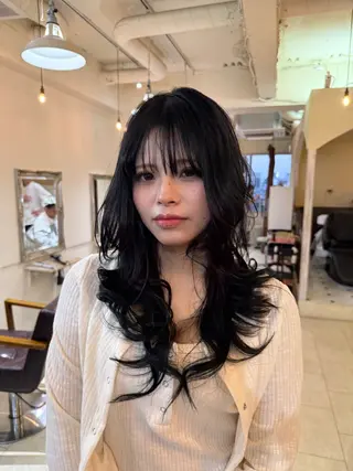 ロング Maho/海外 レイヤー/ハイトーンのヘアスタイル