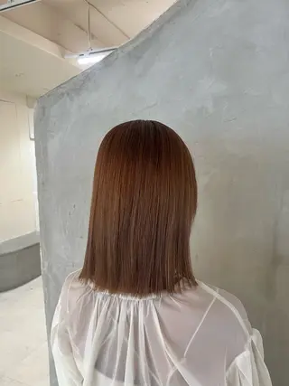 ミディアム カラー effect横浜所属・切りっぱなしボブ/ 艶カラー/綾莉のヘアスタイル