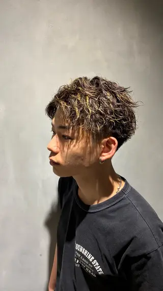ショート パーマ メンズ メンズバレイヤージュ シャドウパーマのヘアスタイル