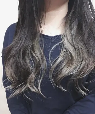 セミロング カラー MAAT所属 AKANEのヘアスタイル