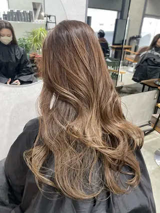 ロング カラー AIRI layer cut hairのヘアスタイル