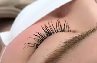 マツエク・マツパ 岡田詩織 MODE Ks松原店のヘアスタイル