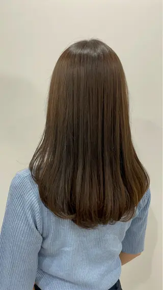 ロング ニシザカ マナのヘアスタイル