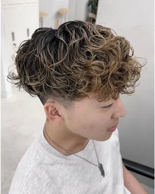 パーマ 深谷 侑亮のヘアスタイル