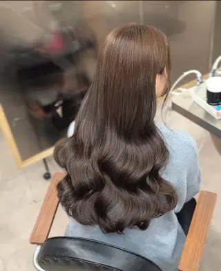 ロング カラー 梅田/ベージュ／ 艶カラー／三宅空翔のヘアスタイル