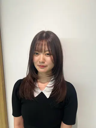 ロング カラー 小森聖奈 韓国風レイヤーカットのヘアスタイル