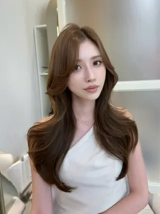 セミロング oto🤍×美髪× ローレイヤーのヘアスタイル