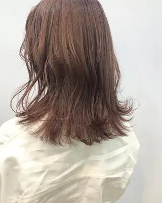 カラー ニシオカ タクヤのヘアスタイル