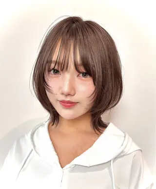 ミディアム ここな Un amiのヘアスタイル