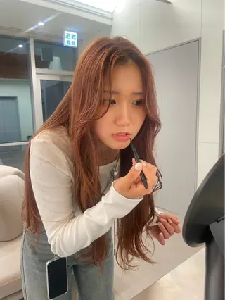 ロング 🍎デザインカラー /カエデ🍎のヘアスタイル