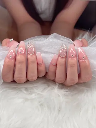 ネイル muni所属・鶴橋♡̴⟡.˚ネイル kpop.ワンホンのネイルデザイン