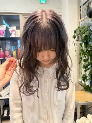 ミディアム カラー ミルクティー× グレージュMOMOのヘアスタイル