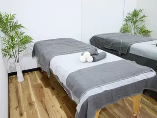 【医療提携】幹細胞艶玉ハーブピーリング　glow所属・肌質改善専門 【医療提携】glowのエステ・リラクイメージ