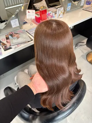 セミロング 超透明感カラー🦋韓 国羽エクステ🪽🫧のヘアスタイル