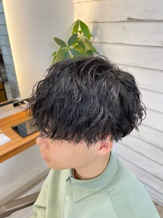 ショート パーマ メンズ 小林 崇雅　ダウンパーマのヘアスタイル