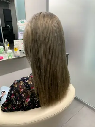 カラー ハイトーン /愛子のヘアスタイル