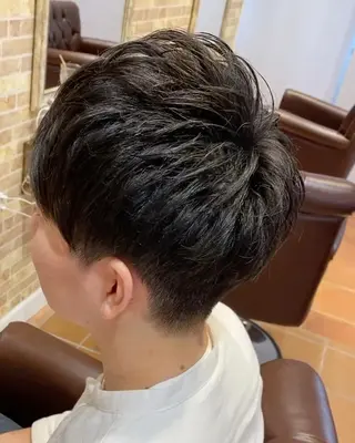 ショート メンズ ブリーチなし✨艶髪 カラー𓃲YAGIのヘアスタイル