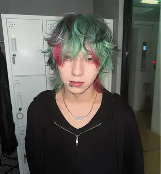 ミディアム メンズ ホワイトカラー/梅田 ハイトーン/しんのヘアスタイル