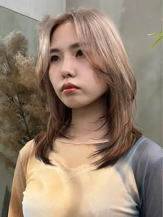 セミロング カラー ウルフ/レイヤー ⚡️ITSUKU⚡️のヘアスタイル