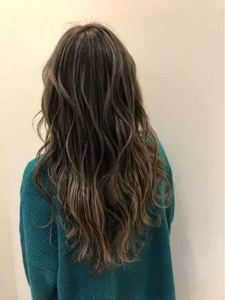 ロング カラー 韓国風・ブリーチなし ・あり後藤　一斗店長のヘアスタイル
