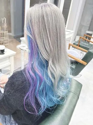 ロング カラー ヘアアレンジ 𝐑𝐈𝐍𝐊𝐀 🐣🩷のヘアスタイル