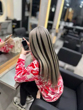 ロング カラー ギャルの女神/ Shionのヘアスタイル