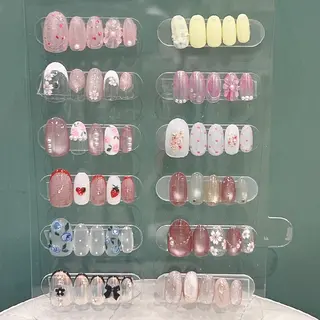 ネイル 💙🤍Tiary M🤍💙のネイルデザイン